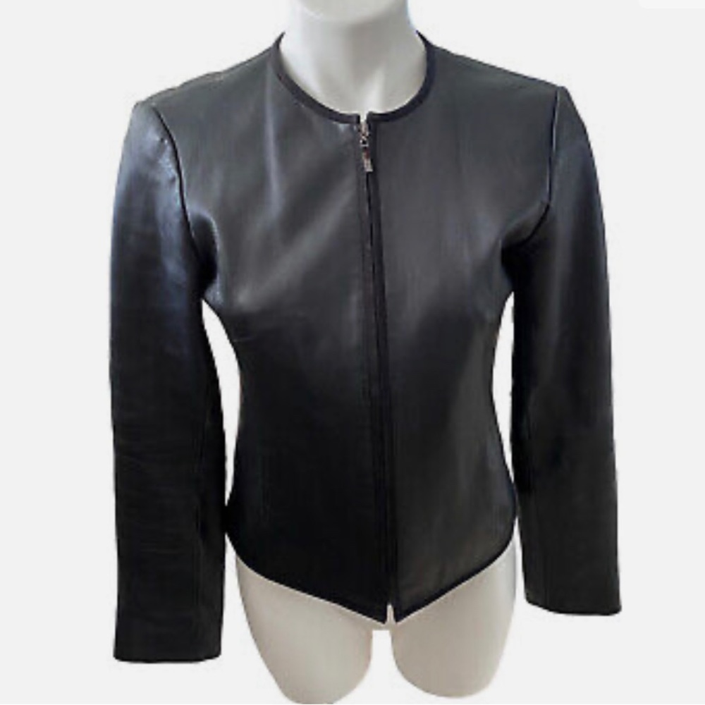 Ann taylor 100% leather jacket zip up
super cute and like new.